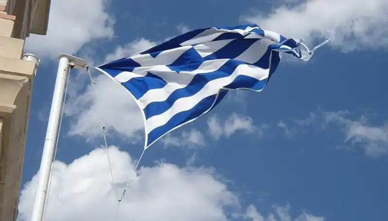 Yunanistan Cezaevinde Tartışma Büyüdü, Mahkumlar Yataklarıyla Yangın Çıkardı!