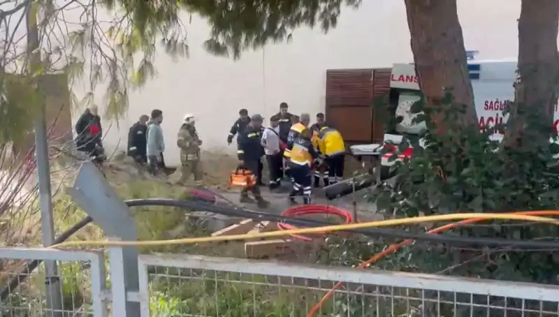 İstanbul'daki Trafo Patlaması: Bir İşçi Ağır Yaralı, Olayın Sebepleri Araştırılıyor
