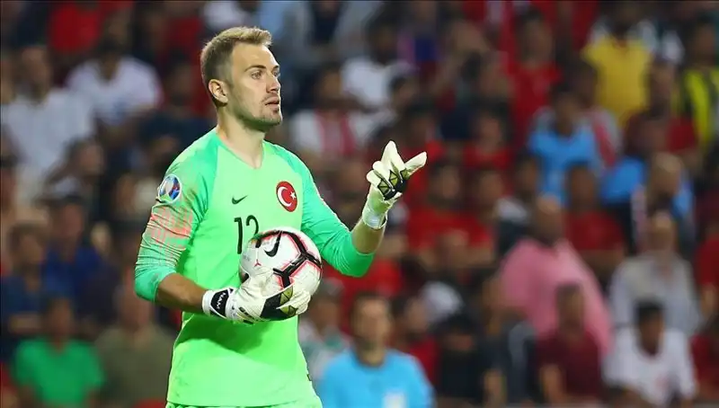 Mert Günok Futbolu Bırakacağı Yaşı Açıkladı: Futbolseverleri Üzen Açıklama