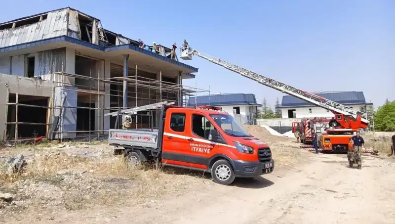 Ankara Gölbaşı'nda Villalarda Çıkan Yangın Panik Yarattı