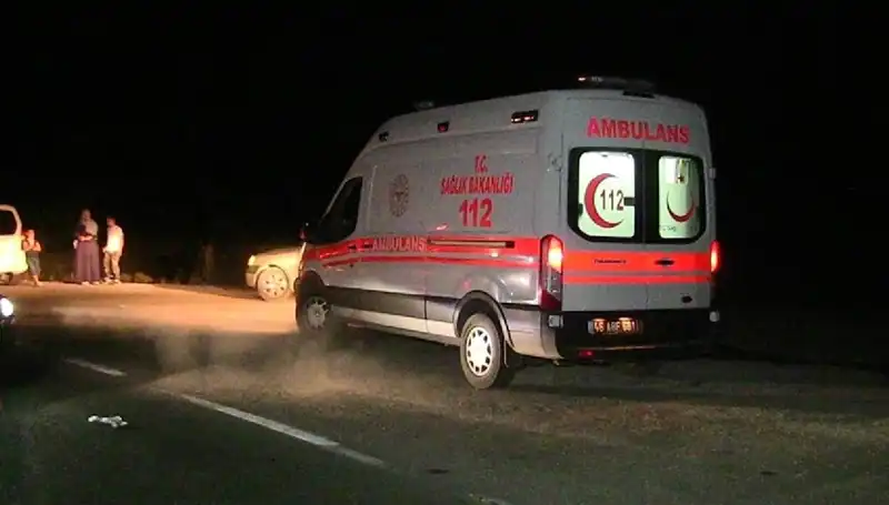 Motosiklet Kazasında Yaşam Mücadelesi veren Yolcu Hastaneye Kaldırıldı