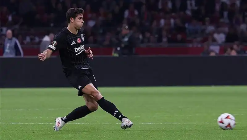 Beşiktaş Derbi Öncesi Stoper Hattında Ciddi Sakatlık Belirtileri!