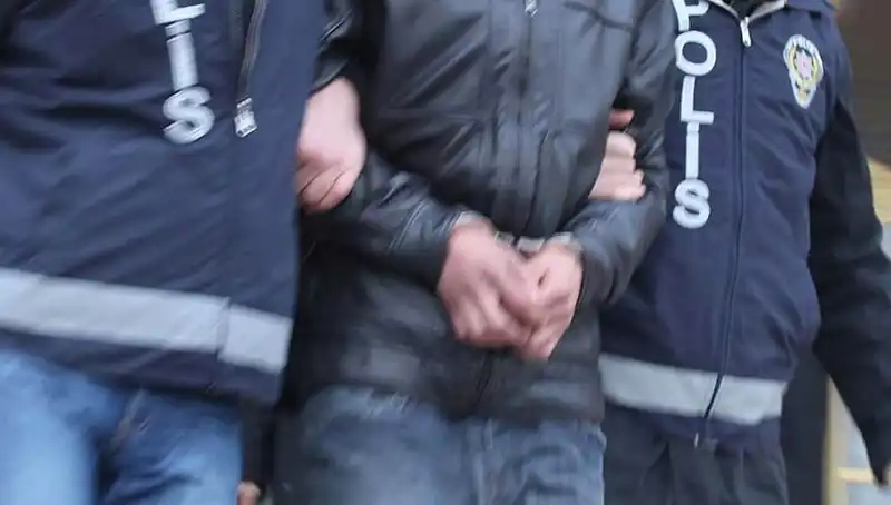 Konya Merkezli Dolandırıcılık Operasyonu: 13 Kişi Tutuklandı, Flaş Gelişmeler!