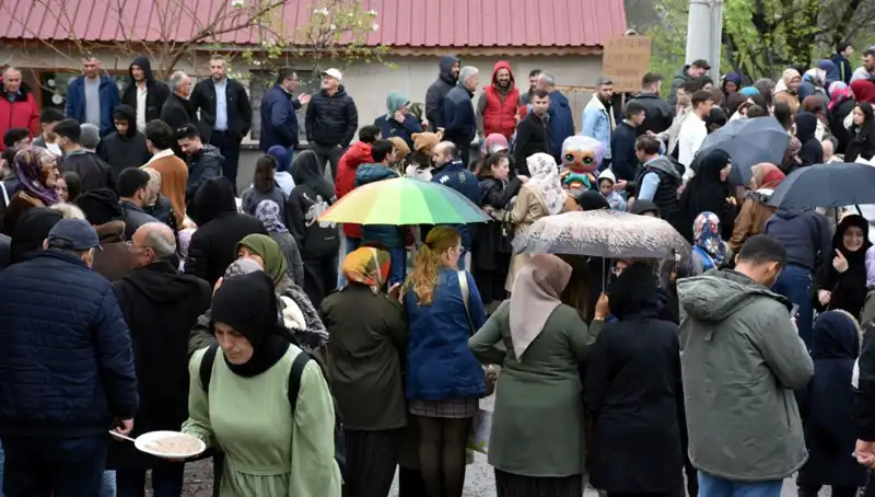 12 Bin Kişilik Bayramlaşma Geleneği: Bir Asırlık Dostlukların Yenilendiği Anlar!