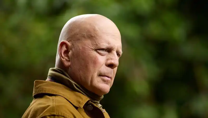 Bruce Willis’in Afazi Hastalığı: Söz Yitiminin Belirtileri ve Nedenleri