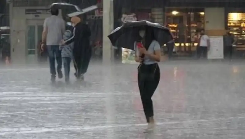 Marmara Bölgesi'nde Yağışlı Hava Geliyor: 14 ile Serinlik Uyarısı