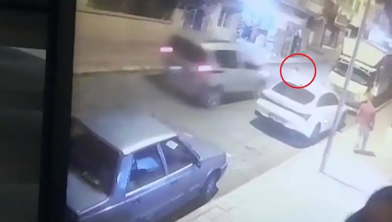 Yolda Aniden Fırlayan Çocuğa Araç Çarptı: Olayın Ayrıntıları