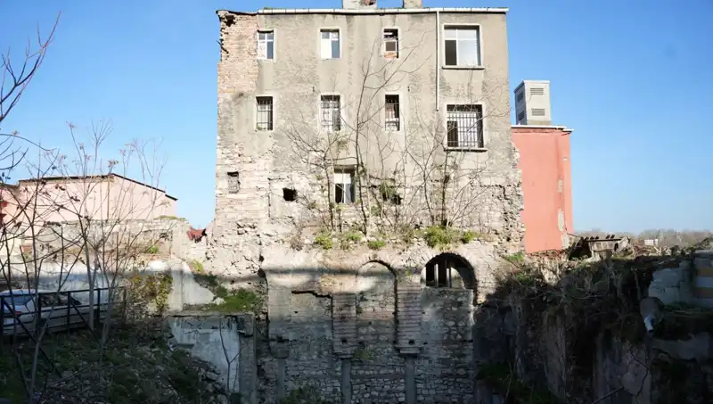 İstanbul’un Tarih Kokan Gizemi: 1600 Yıllık Bina