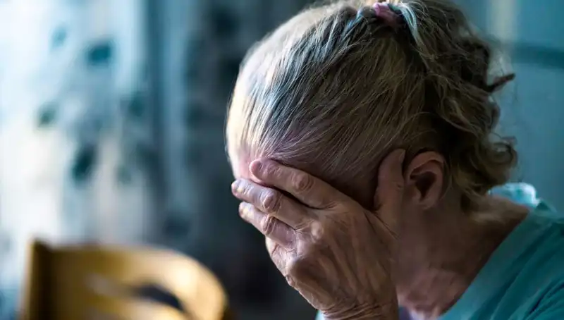 Alzheimer’a Yol Açan Alışkanlıkları Belirleyen Uzman: Hayat Tarzınızı Gözden Geçirin!