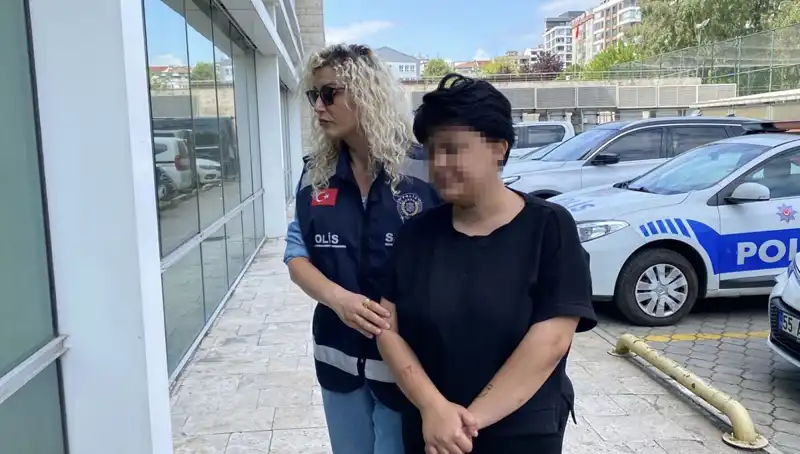 Annesini 11 Yerinden Bıçaklayan Genç, Aile Dramını Gözler Önüne Serdi