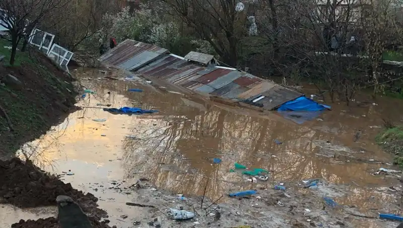 Bingöl'de Sağanak Yağış Hayatı Durma Noktasına Getirdi