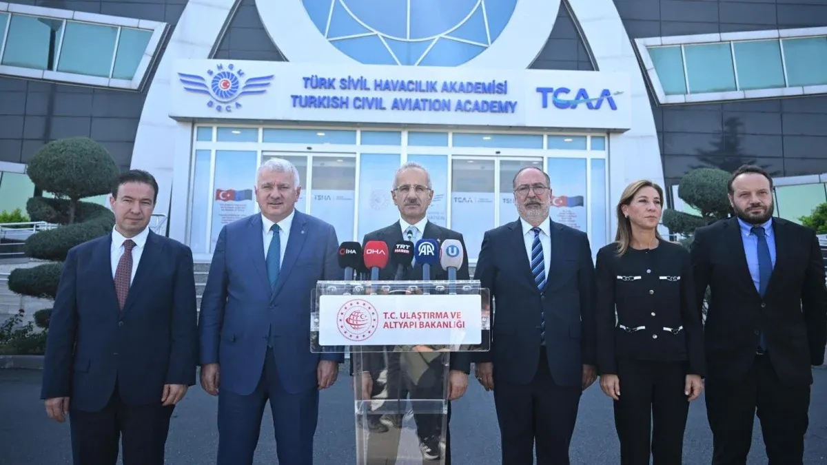 Bakan Uraloğlu’ndan 12 Yeni İç Hat Seferi Müjdesi: Ekim Sonunda Başlıyor