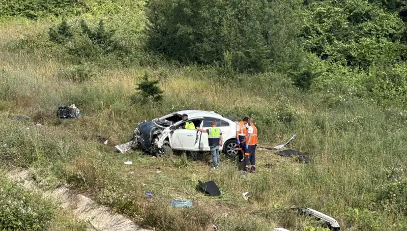 Kuzey Marmara Otoyolu'nda Feci Kaza: Şarampole Devrilen Araçta Hayat Kurtaran Detaylar