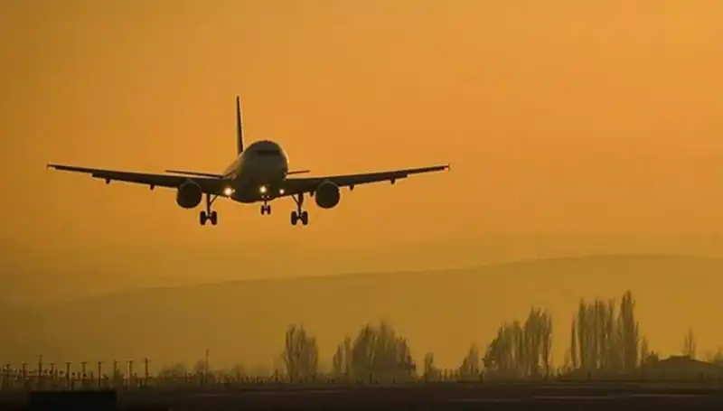 Çin Hava Yolları'na Ait Yolcu Uçağı Zorunlu İniş Yaptı!