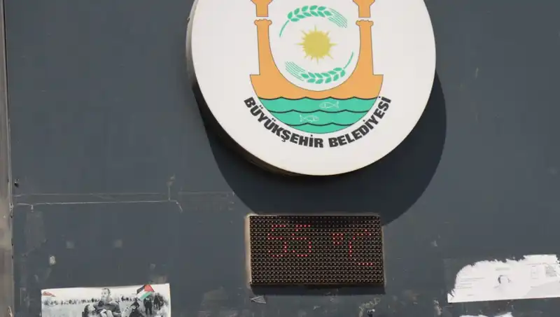 Termometreler 55 Dereceyi Geçti: Sıcak Hava Dalgası Türkiye'yi Sarısı Aldı!
