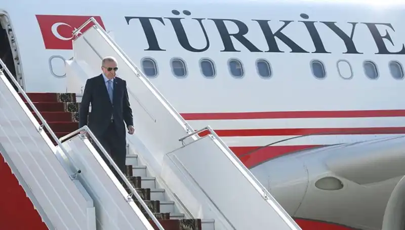 Cumhurbaşkanı Erdoğan İtalya Gezisi Sonrası Yurda Döndü: Güncel Değerlendirmeler