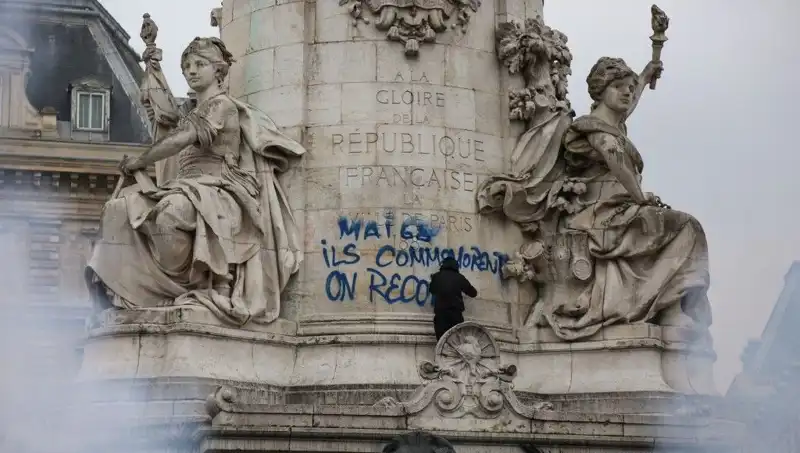Paris Belediyesi'nden Grafiticilere Savaş Açan Yeni Uygulama