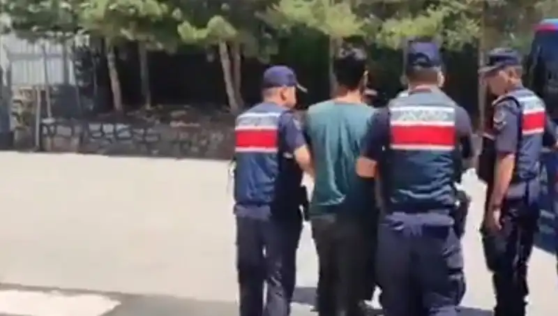 Türkiye'de DAEŞ'e Yönelik Dev Operasyon: 14 İl, 26 Gözaltı!