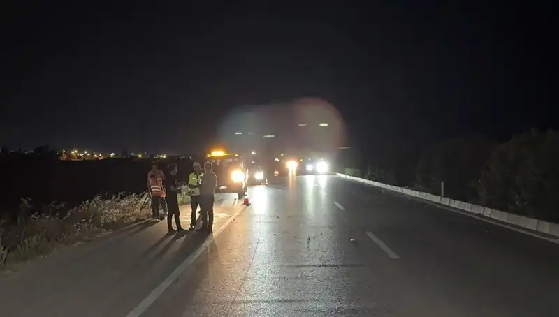 Adana'da Zincirleme Trafik Kazası: Üç Araç Çarpıştı, Yaralılar Var!