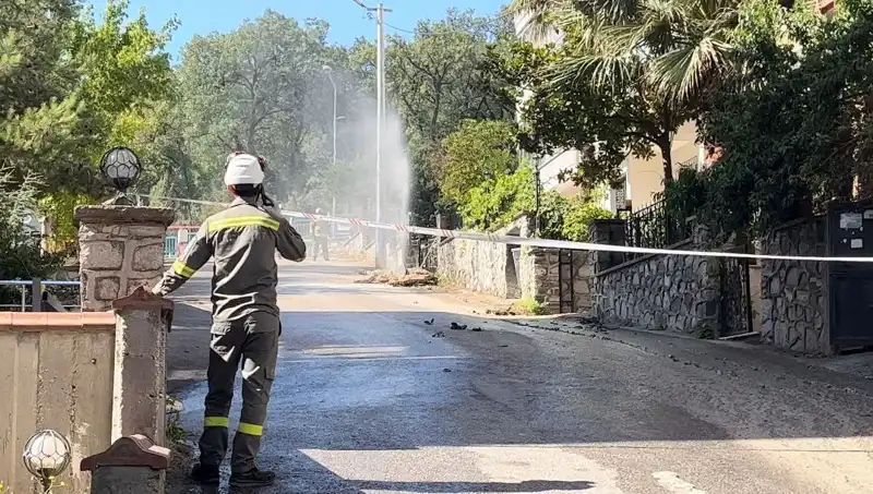 Bursa'da Doğalgaz Patlaması: Üç İşçi Hastaneye Kaldırıldı!