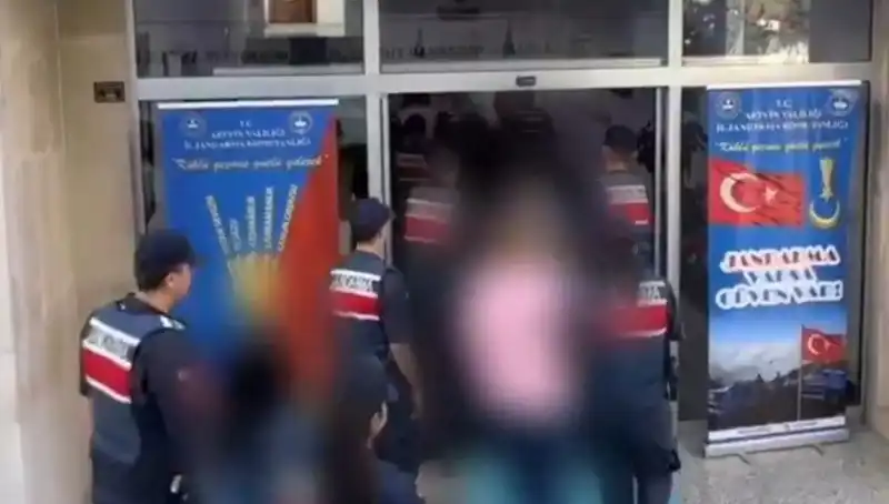 Türkiye Genelinde FETÖ Operasyonları: 30 İl ve 65 Tutuklama Gerçekleşti