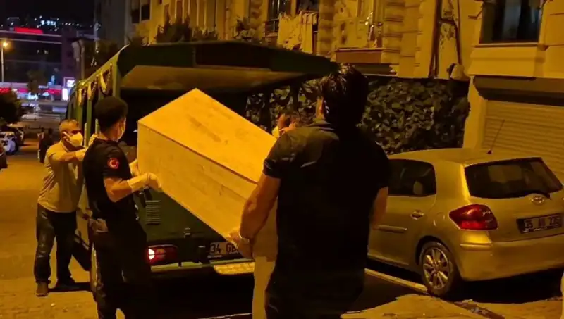 Esenyurt'ta Gizemli Olay: Kadın Cesedi Bulundu!