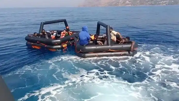 Ayvacık’ta 19 Kaçak Göçmen Kurtarıldı: Denizden Hayat Kurtaran Operasyon