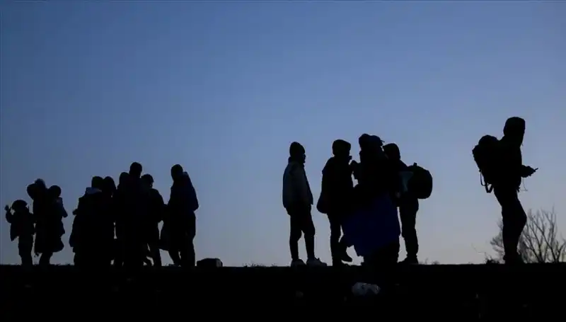 Edirne'de 21 Düzensiz Göçmen Ele Geçirildi: Sınır Güvenliği Artırılıyor