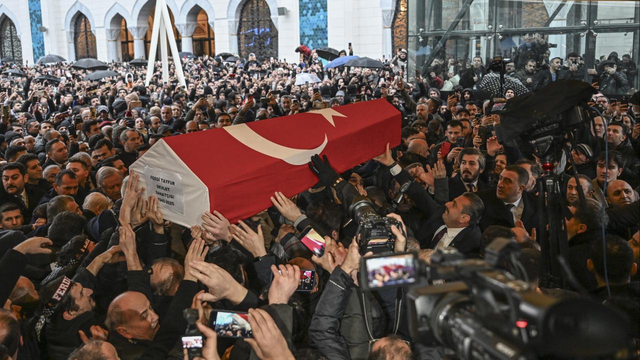 Ferdi Tayfur'un vefatı sevenlerini yasa boğdu