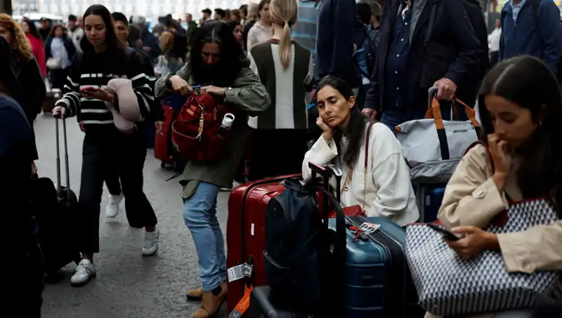 İspanya'da Kablo Hırsızlığı, Tren Yolcularını Mahsur Bıraktı
