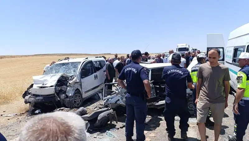 Direksiyon Başında Feci Kaza: 4 Kişi Hayatını Kaybetti, 1 Yaralı