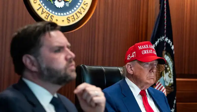 Trump’ın Azil Tasarısı Neden Reddedildi? Siyasi Gelişmeler Eşliğinde Bilgiler