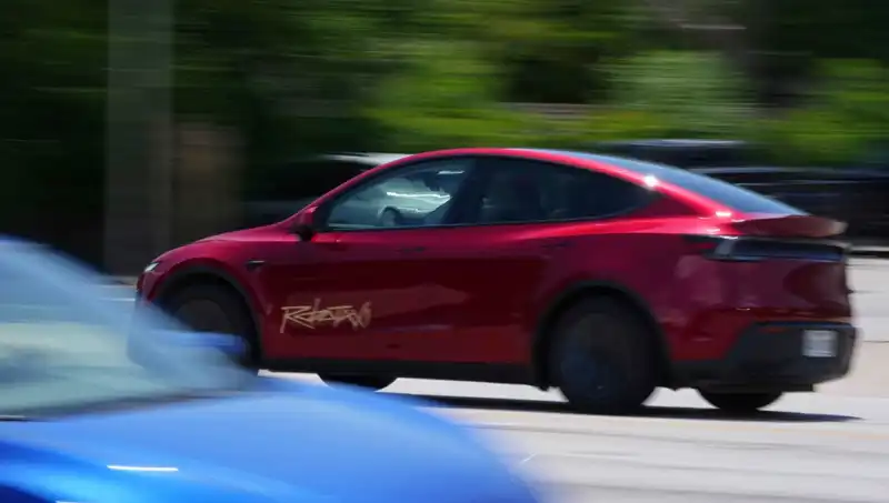 Elon Musk'ın Robotaxi Denemesi Hüsranla Sonuçlandı: Hız Sınırını Aştı!