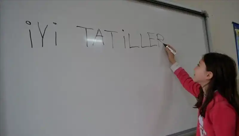 Türkiye'de 20 Milyon Öğrenci için Son Ders Zili Ne Zaman Çalacak?