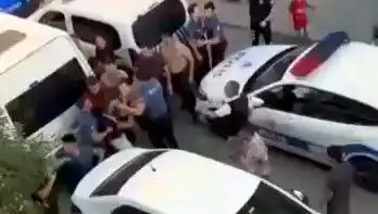 Sosyal Medya Kavgası Sokaklarda Şiddete Dönüşünce 4 Yaralı