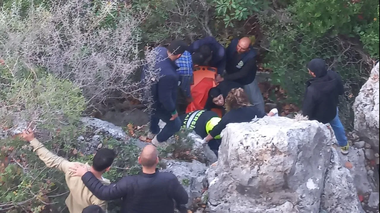 İterek Çalıştırmaya Çalıştığı Aracıyla Uçurumdan Düştü: Mucizevi Şekilde Kurtuldu