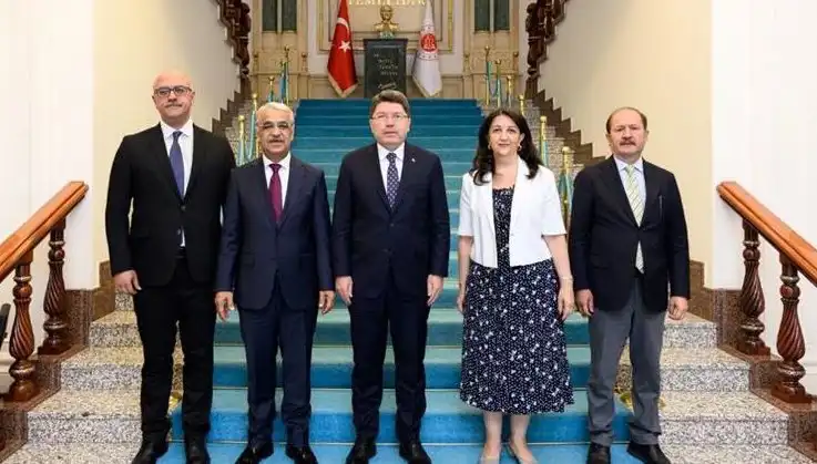 DEM Parti İmralı Heyeti, Adalet Bakanı Yılmaz Tunç ile Kritik Bir Görüşme Gerçekleştirdi