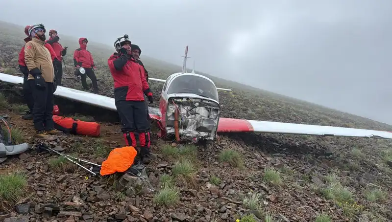 Türk Pilotun Kullandığı Uçak Düştü: Trajik Kaza ve Kurtuluş Hikayesi