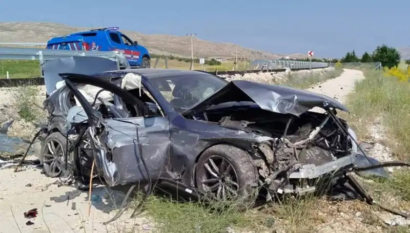 Sivas’ta Korkutan İki Ayrı Trafik Kazası: 9 Yaralı!