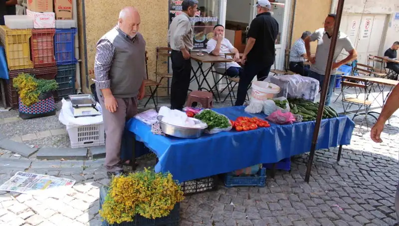 Dağlardan Gelen Doğal Şifa: Şifalı Bitki Pazarında 30 TL'ye Kapış Kapış