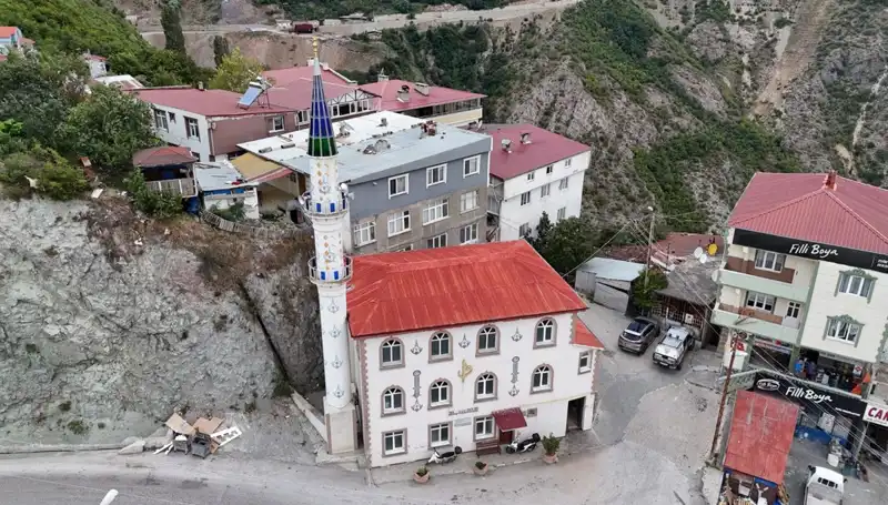 Yurdun Dört Bir Yanından Çelik Minare Siparişleri Yağıyor: 500 Bin Lira Maliyetiyle