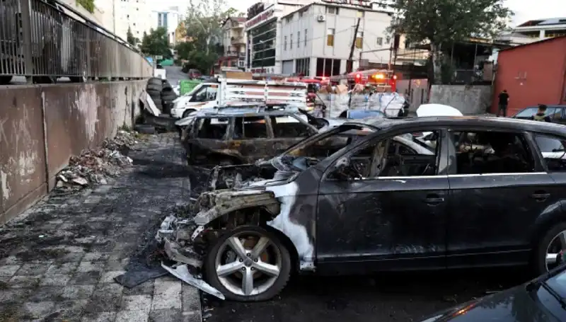 Sanayide Tamir Bekleyen Araçlar Alev Alev Yandı: Korkutan Manzara
