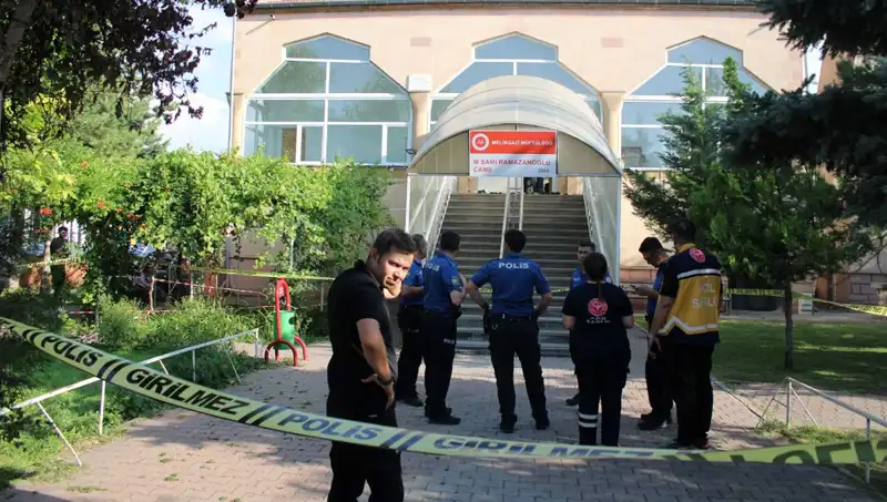 Namaz Kılan Husumetliyi Canice Öldürdü: Detaylar Ortaya Çıktı!