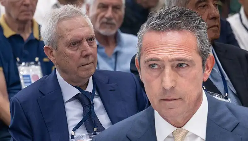 Fenerbahçe Divan Kurulu’nda Aziz Yıldırım'ın Adaylık Açıklaması Heyecan Yarattı