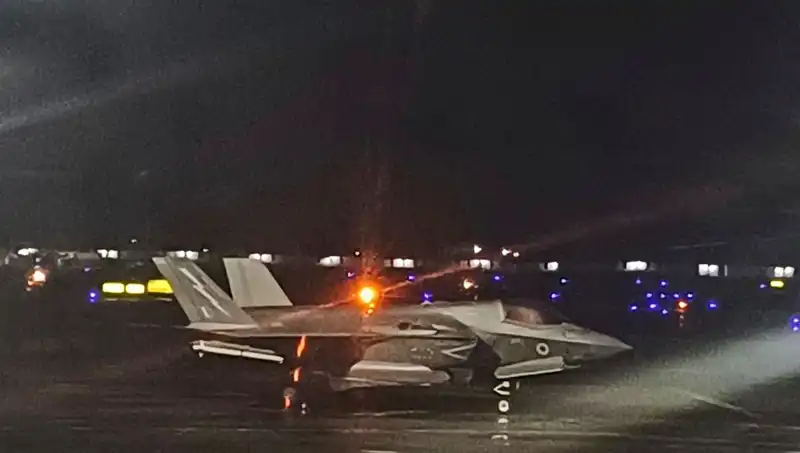 Hindistan'da Mahsur Kalan İngiliz Savaş Uçağı, 5 Haftanın Ardından Uçuşa Geçti