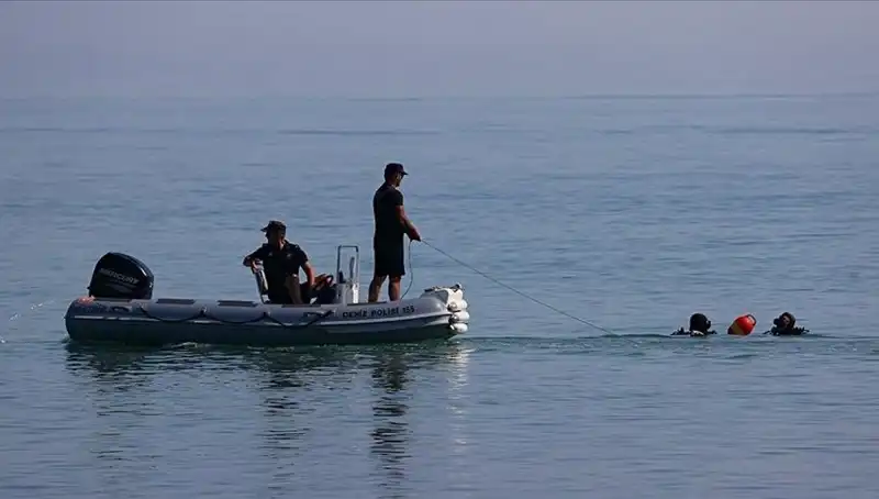 Kuşadası'nda Serinleme Umuduyla Denize Giren Genç Korkunç Şekilde Can Verdi