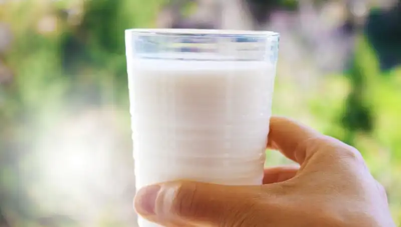 Süt Tüketimi Şişkinlik Yapar mı? Uzman Cevaplıyor!