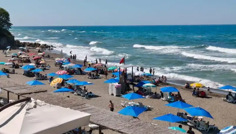 Akçakoca’da Şok Gelişme: Deniz Yasağı Uygulaması Başladı!
