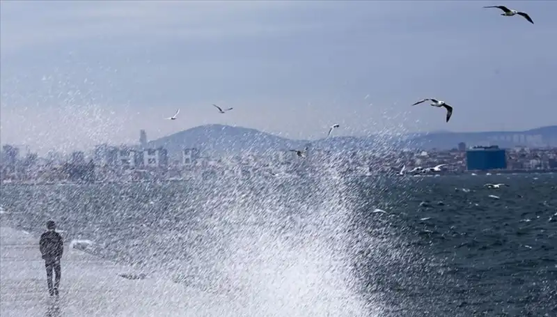 Marmara ve Ege'de Kuvvetli Rüzgarlar Geliyor! Hazır Mısınız?