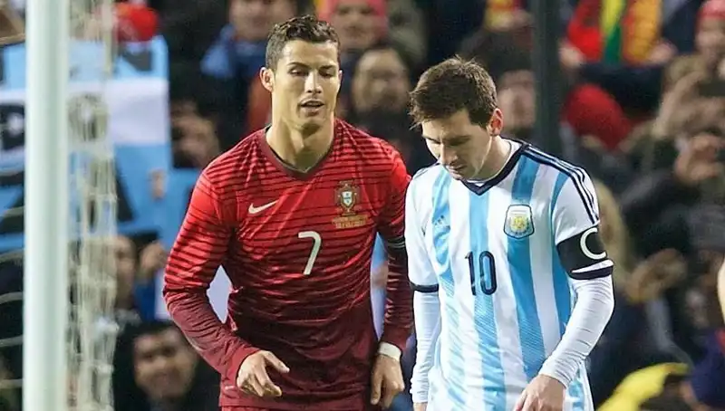Ronaldo, Messi'ye Efsane Bir Farkla Geçti: Futbolun Yeni Dönemi